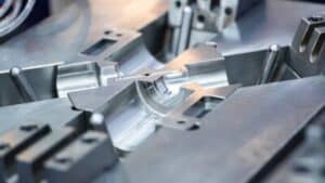 High,Precision,Die,Mold,For,Casting,Automotive,Aluminium,Parts,Make Die Cleaning
